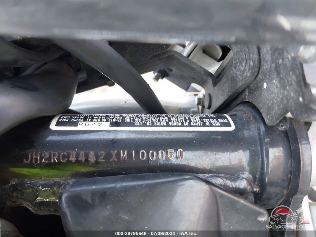 JH2RC4442XM100050 1999 HONDA VT750 photo no. 10