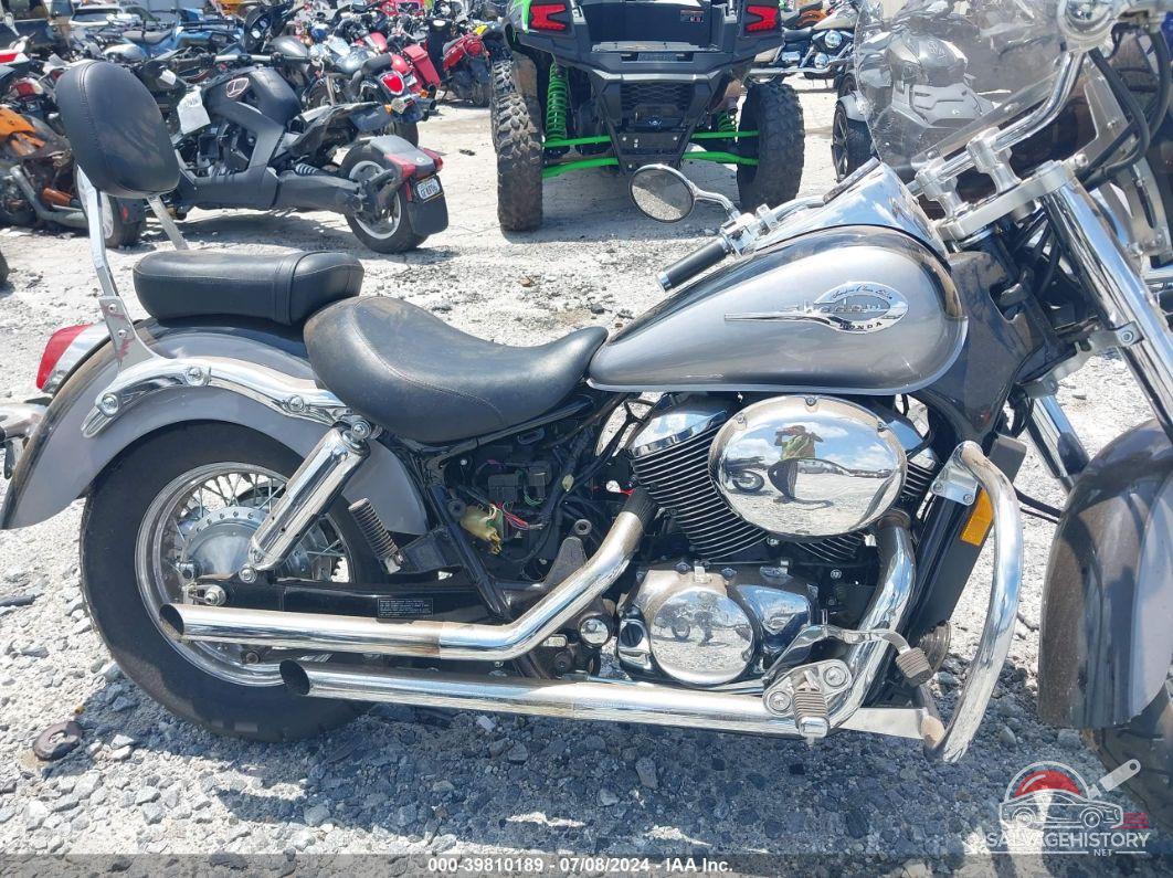 JH2RC44672M613532 2002 HONDA VT750 photo no. 8