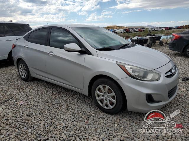 KMHCT4AE2DU317102 2013 HYUNDAI ACCENT photo no. 4