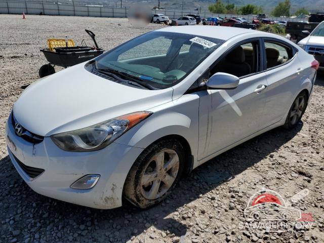 5NPDH4AE4DH327165 2013 HYUNDAI ELANTRA photo no. 12