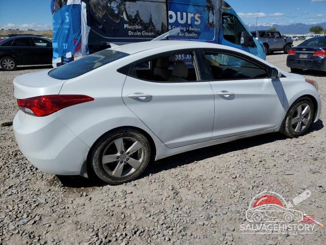 5NPDH4AE4DH327165 2013 HYUNDAI ELANTRA photo no. 3
