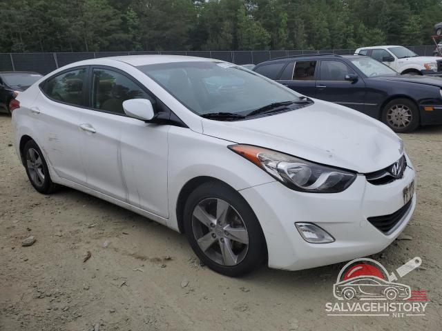 5NPDH4AE8DH275846 2013 HYUNDAI ELANTRA photo no. 4