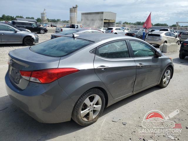 5NPDH4AE8DH435157 2013 HYUNDAI ELANTRA photo no. 3