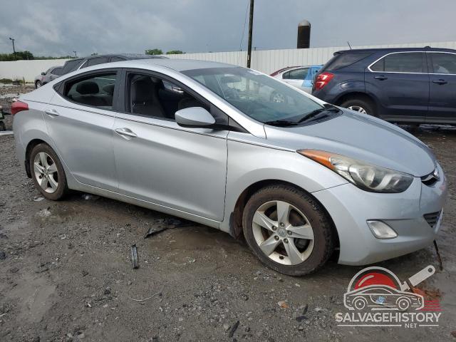 5NPDH4AEXDH245652 2013 HYUNDAI ELANTRA photo no. 4
