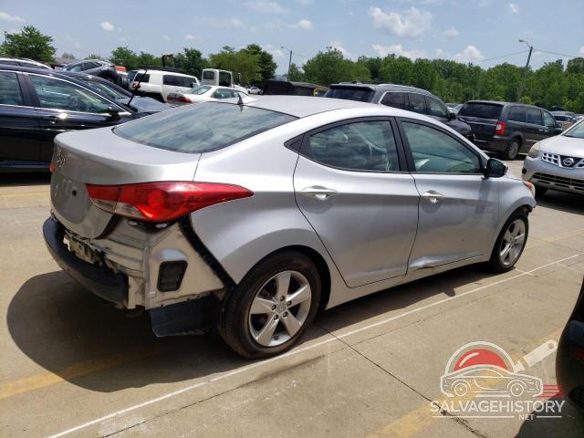 5NPDH4AEXDH356301 2013 HYUNDAI ELANTRA photo no. 3