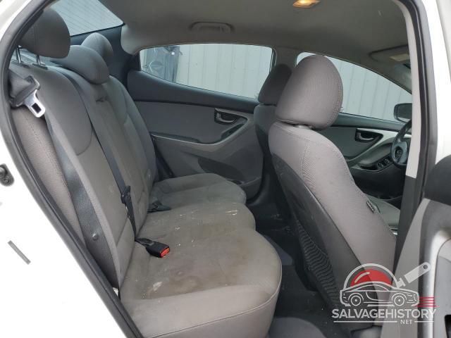 5NPDH4AE0GH721640 2016 HYUNDAI ELANTRA photo no. 10