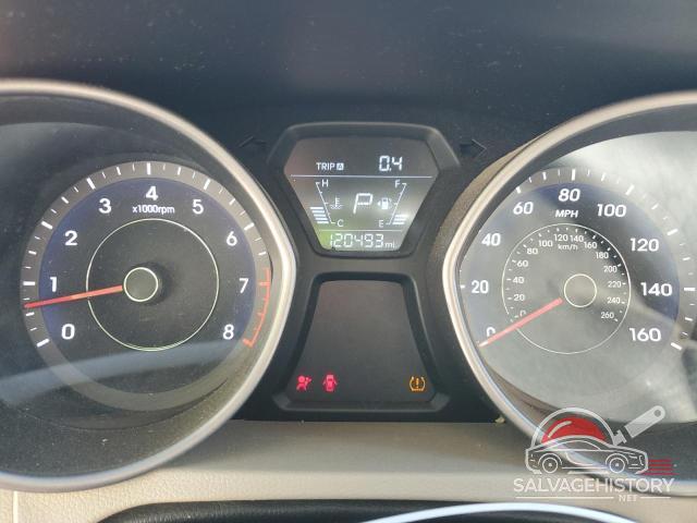 5NPDH4AE3GH775739 2016 HYUNDAI ELANTRA photo no. 9