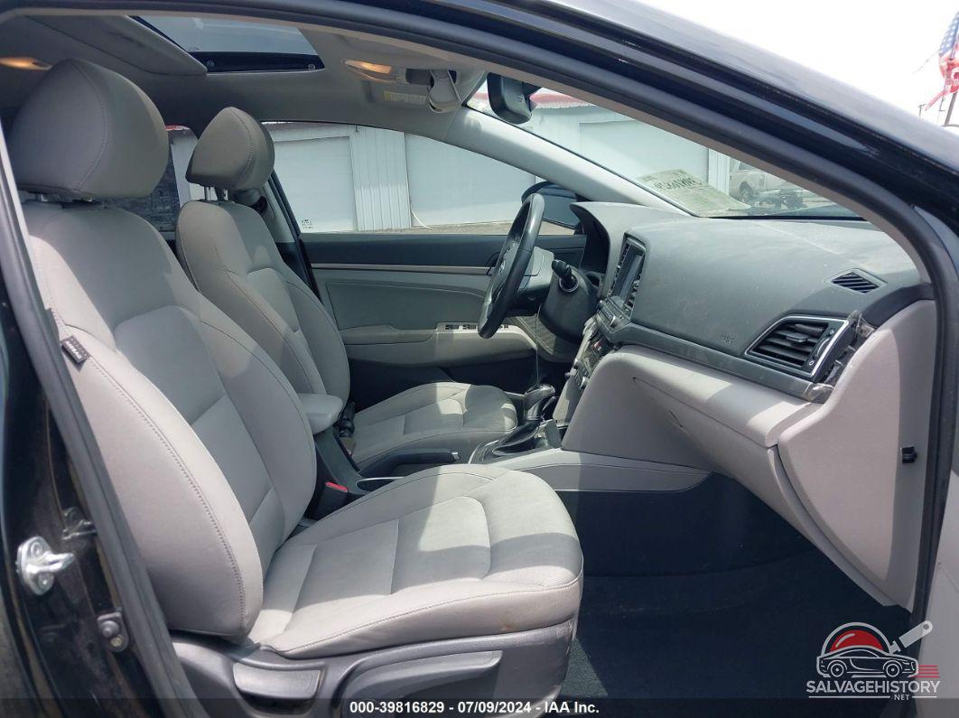 KMHD84LFXJU468860 2018 HYUNDAI ELANTRA photo no. 5