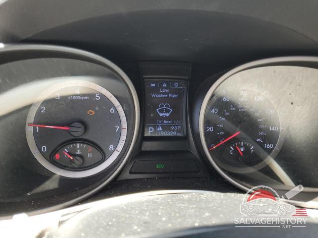 KM8SM4HF0GU146684 2016 HYUNDAI SANTA FE photo no. 9