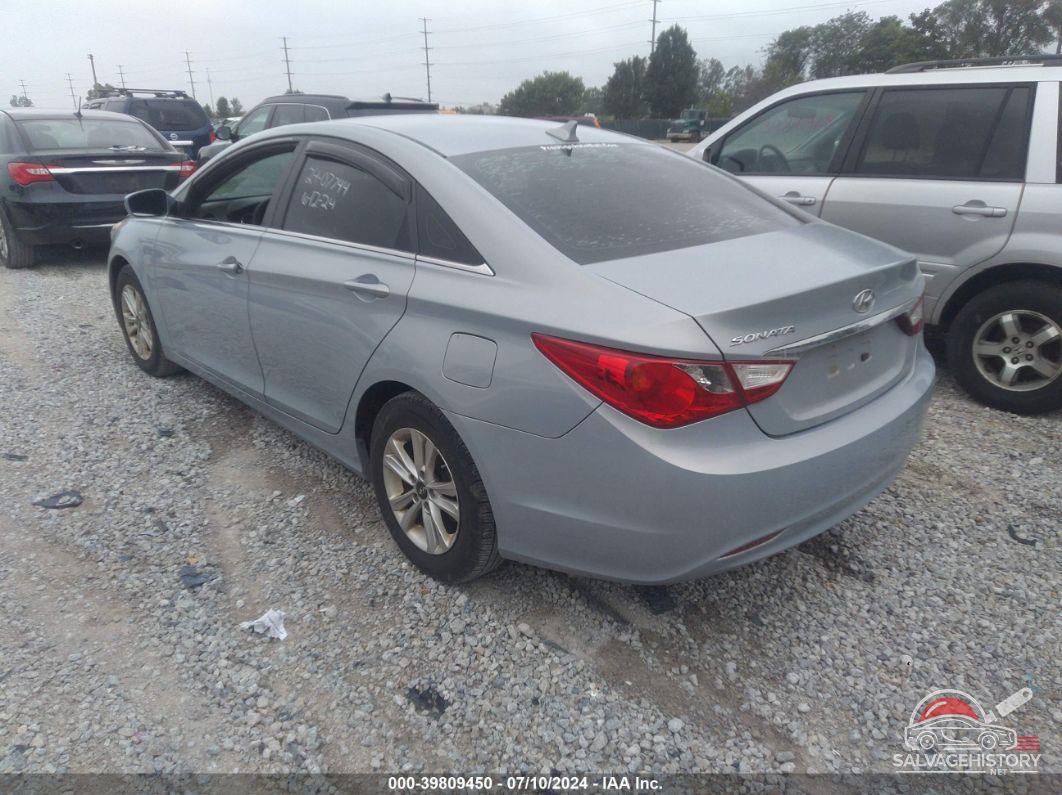5NPEB4AC5BH250940 2011 HYUNDAI SONATA photo no. 3