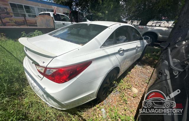 5NPEC4AB7BH237952 2011 HYUNDAI SONATA photo no. 4