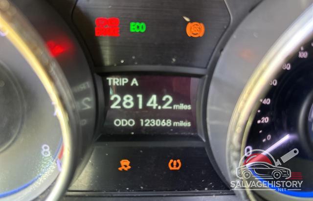 5NPEC4AB7BH237952 2011 HYUNDAI SONATA photo no. 8