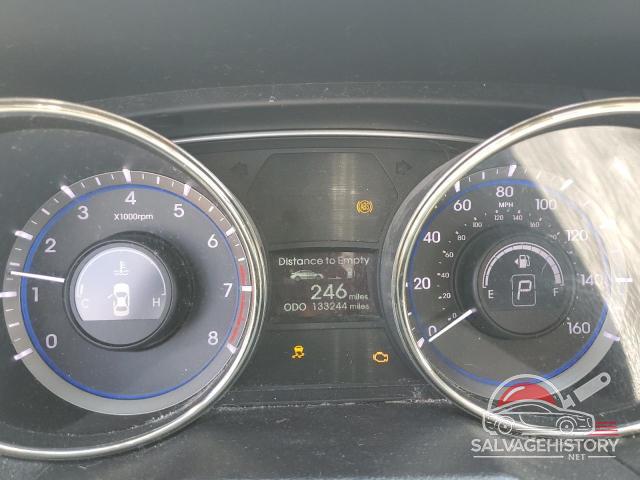 5NPEC4AC1BH106539 2011 HYUNDAI SONATA photo no. 9