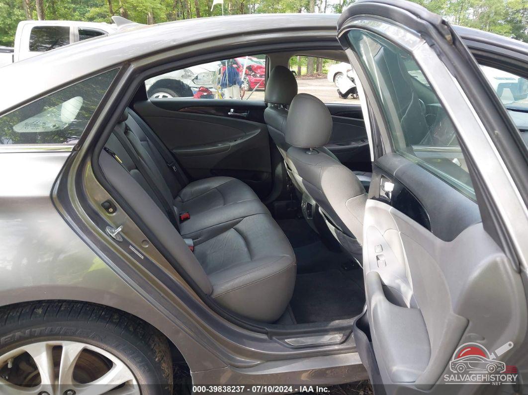 5NPEC4AC3BH028667 2011 HYUNDAI SONATA photo no. 8