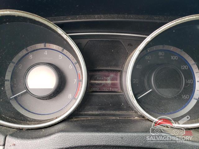 5NPEC4AC6BH176893 2011 HYUNDAI SONATA photo no. 9