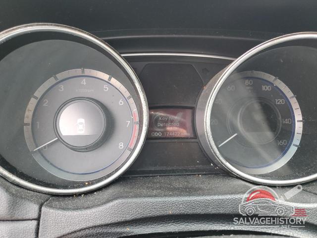 5NPEC4ACXBH034725 2011 HYUNDAI SONATA photo no. 9