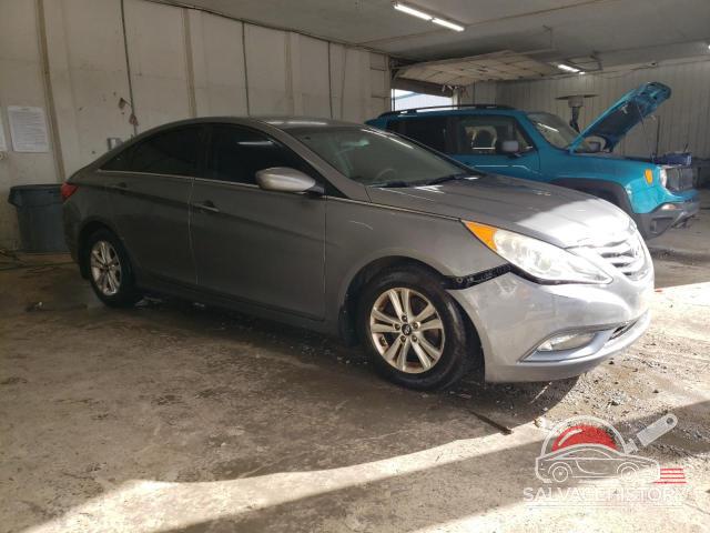 5NPEB4AC0DH735392 2013 HYUNDAI SONATA photo no. 4