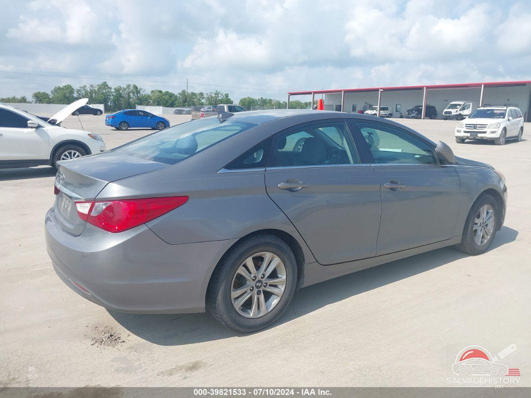 5NPEB4AC2DH765655 2013 HYUNDAI SONATA photo no. 4