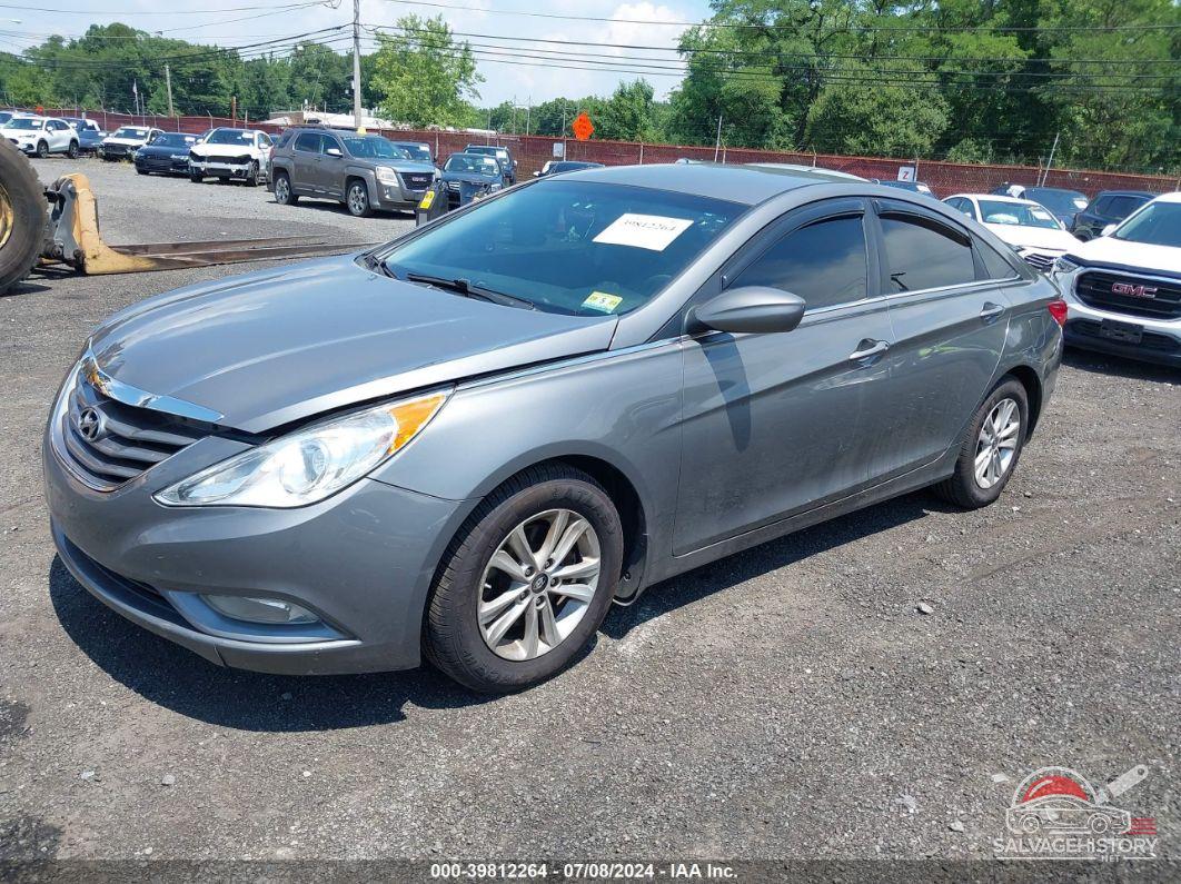 5NPEB4AC2DH792161 2013 HYUNDAI SONATA photo no. 2