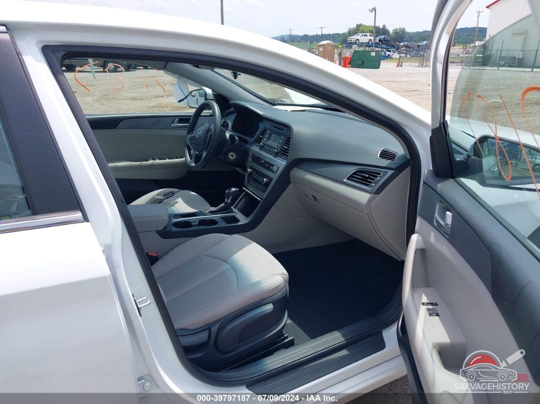 5NPE24AF3HH584466 2017 HYUNDAI SONATA photo no. 5