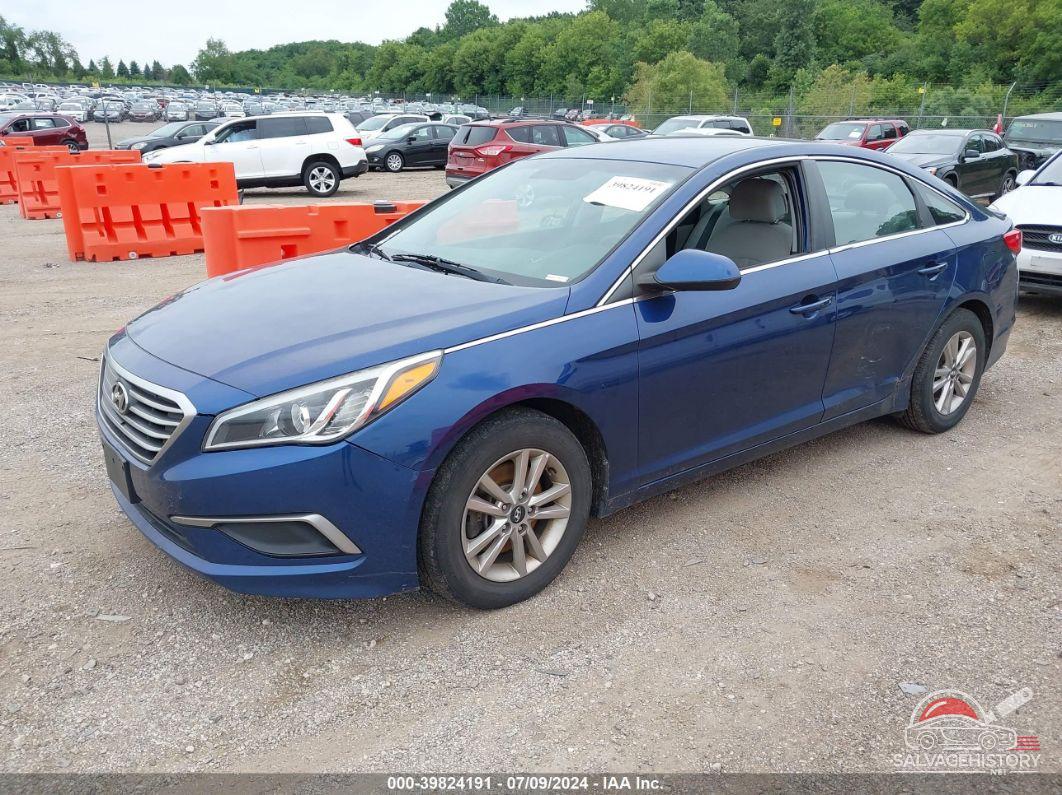 5NPE24AF8HH590957 2017 HYUNDAI SONATA photo no. 2