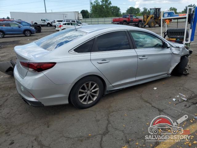 5NPE24AFXJH627397 2018 HYUNDAI SONATA photo no. 3