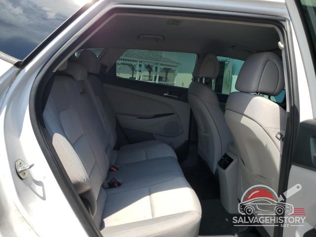 KM8J33A2XHU322626 2017 HYUNDAI TUCSON photo no. 11
