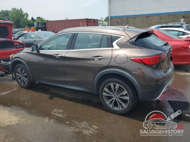 SJKCH5CR3JA041812 2018 INFINITI QX30 photo no. 2