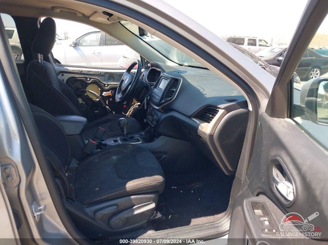 1C4PJMCB0GW320670 2016 JEEP CHEROKEE photo no. 5