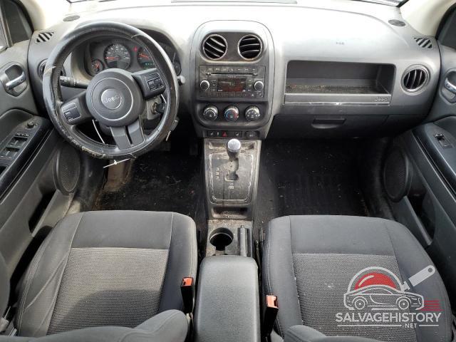 1J4NF1FB5BD197398 2011 JEEP COMPASS photo no. 8