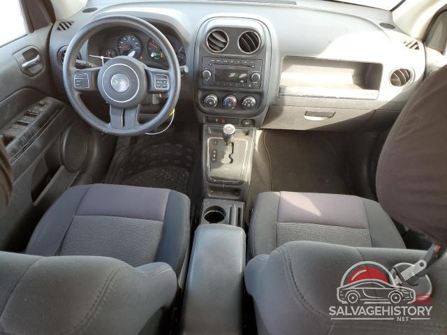 1J4NT1FB8BD245243 2011 JEEP COMPASS photo no. 8