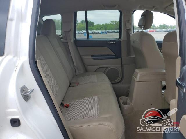 1C4NJDBB1ED528414 2014 JEEP COMPASS photo no. 10