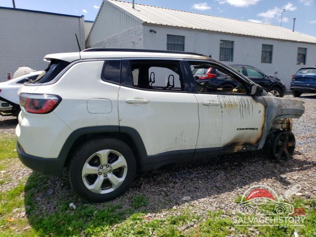 3C4NJDBB6HT651639 2017 JEEP COMPASS photo no. 3