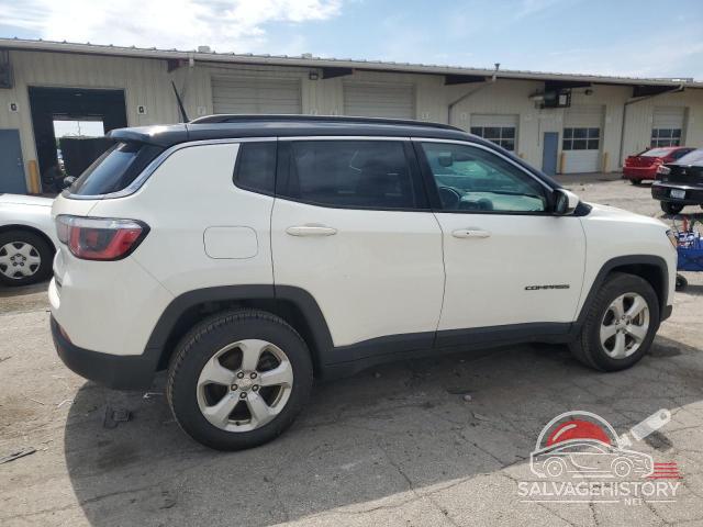 3C4NJDBB5JT239394 2018 JEEP COMPASS photo no. 3
