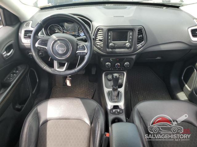 3C4NJDBB5JT239394 2018 JEEP COMPASS photo no. 8