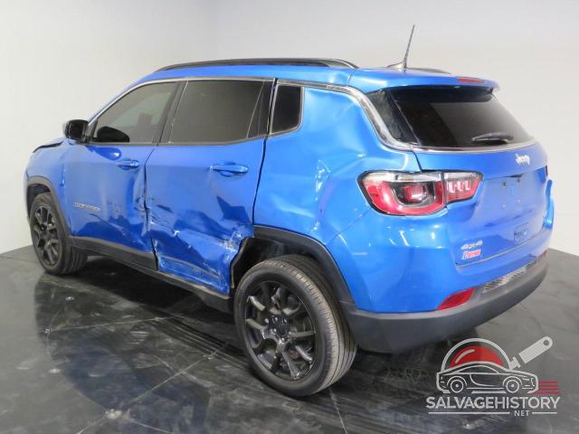 3C4NJDFBXNT153076 2022 JEEP COMPASS photo no. 4