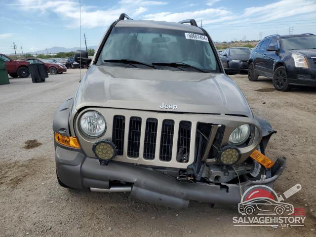 1J4GL38K05W561942 2005 JEEP LIBERTY photo no. 5