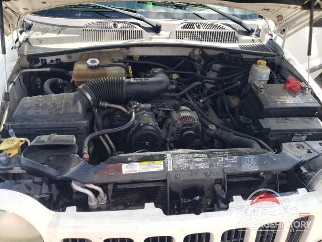 1J4GL48K15W536733 2005 JEEP LIBERTY photo no. 12