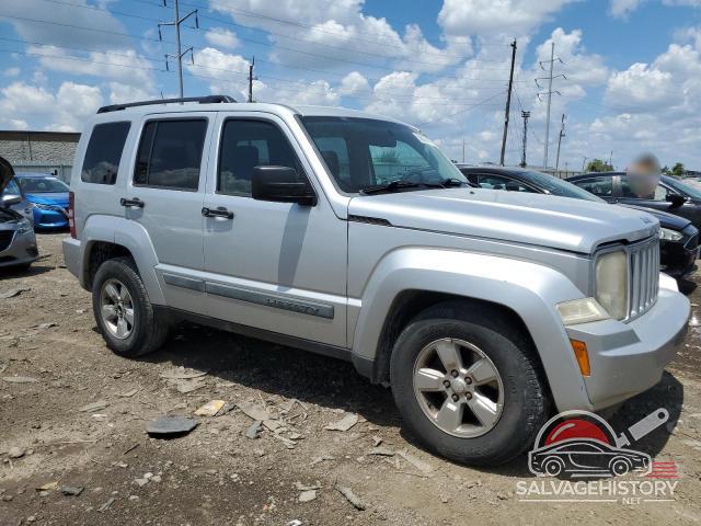 1J8GN28K49W542481 2009 JEEP LIBERTY photo no. 4