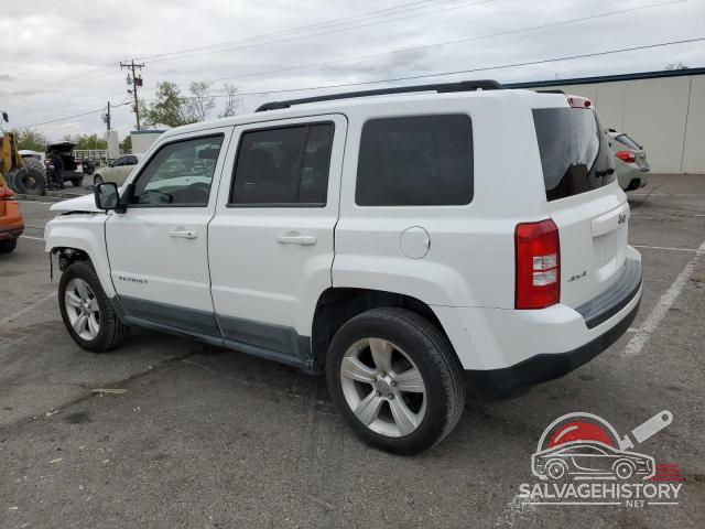 1J4NF1GB1BD275643 2011 JEEP PATRIOT SP photo no. 2