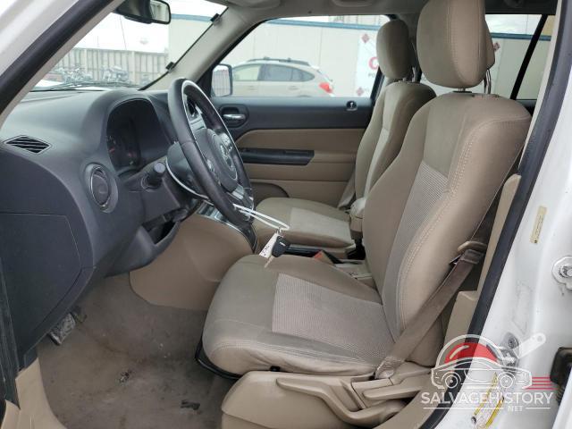 1J4NF1GB1BD275643 2011 JEEP PATRIOT SP photo no. 7