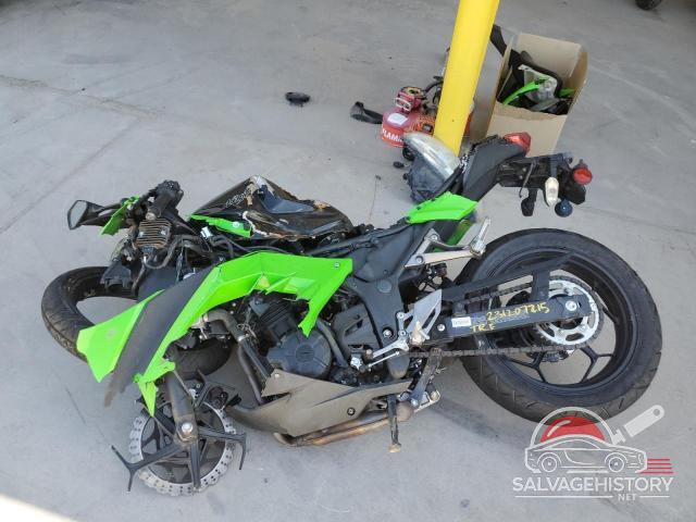 JKAEX8A18FDA21054 2015 KAWASAKI EX photo no. 3