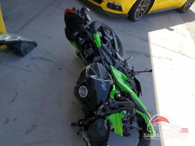 JKAEX8A18FDA21054 2015 KAWASAKI EX photo no. 5