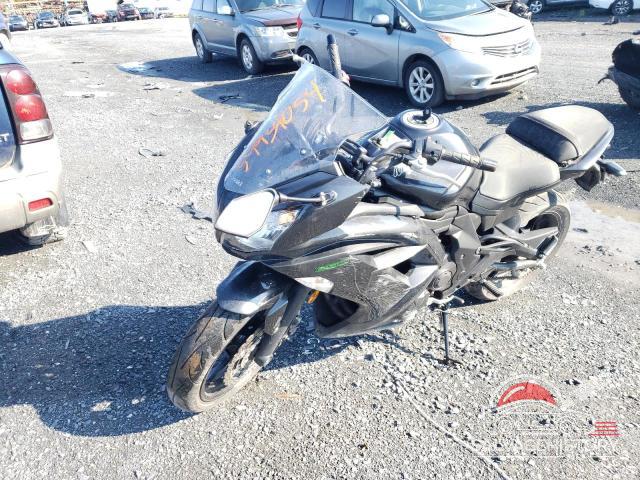 JKAEXEF19GDA27826 2016 KAWASAKI EX650 F photo no. 2