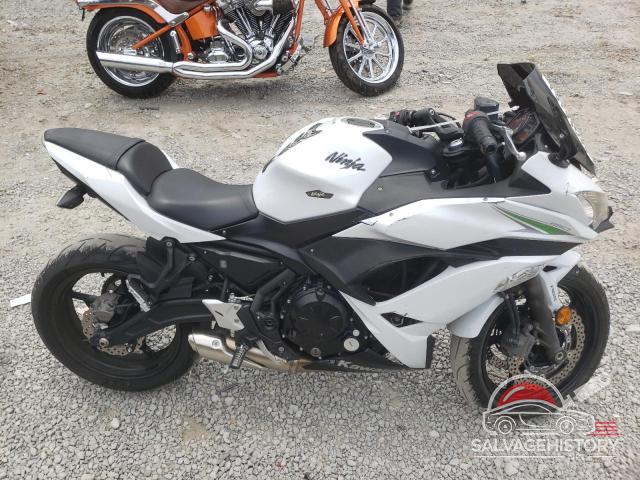 JKAEXEK13HDA04226 2017 KAWASAKI EX650 F photo no. 2