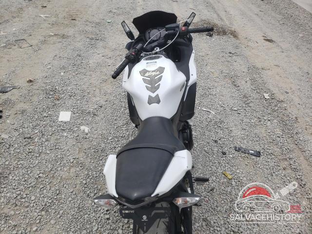 JKAEXEK13HDA04226 2017 KAWASAKI EX650 F photo no. 6
