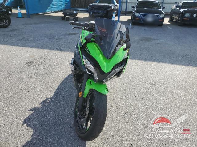 JKAEXEK11JDA26876 2018 KAWASAKI EX650 F photo no. 2