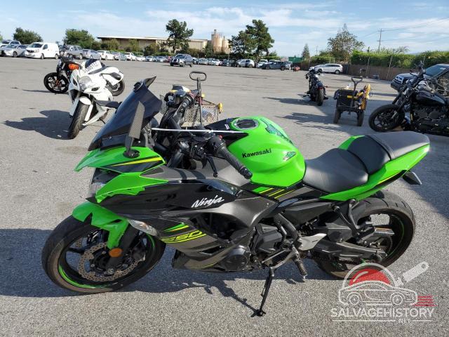 JKAEXEK11JDA26876 2018 KAWASAKI EX650 F photo no. 3