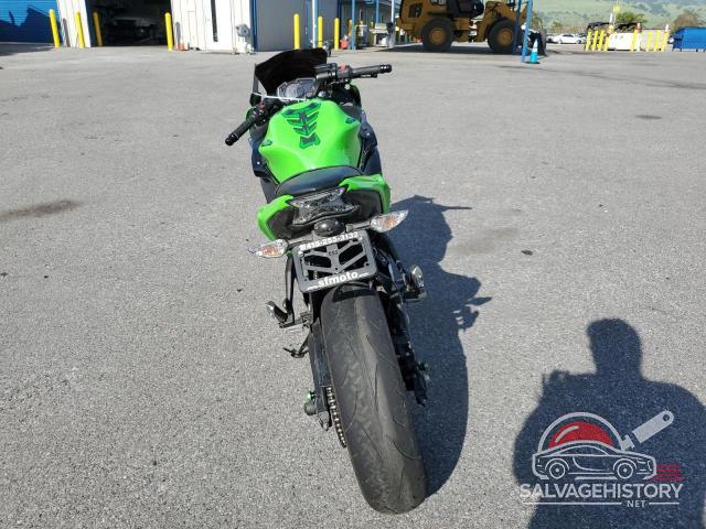 JKAEXEK11JDA26876 2018 KAWASAKI EX650 F photo no. 4
