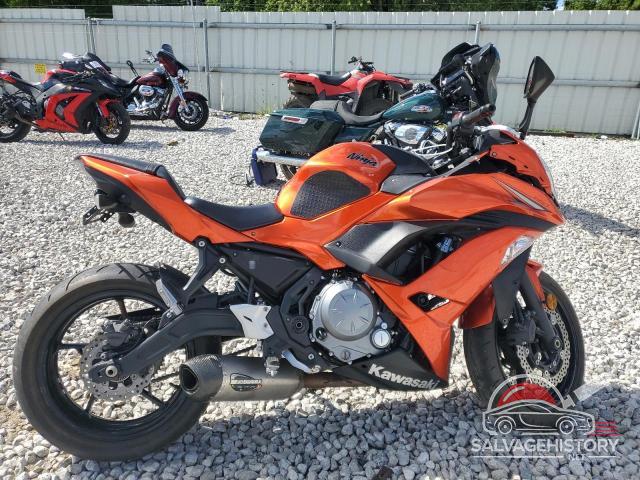 JKAEXEJ12HDA01299 2017 KAWASAKI EX650 J photo no. 3